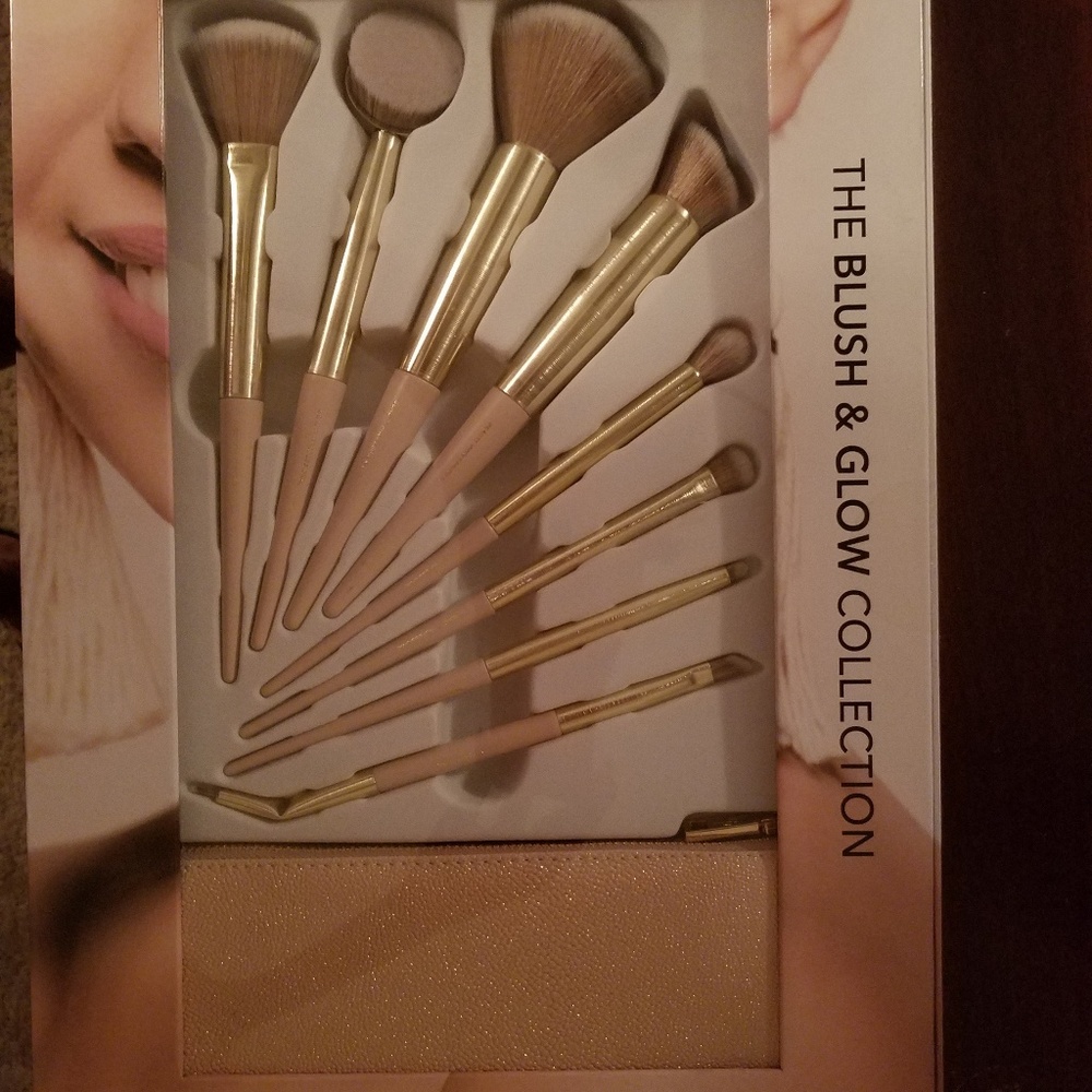 The Beauty Professional-The Blush and Glow Collect